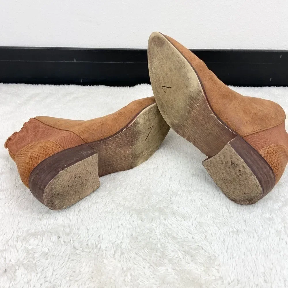 Coconuts by Matisse Suede Leather Booties